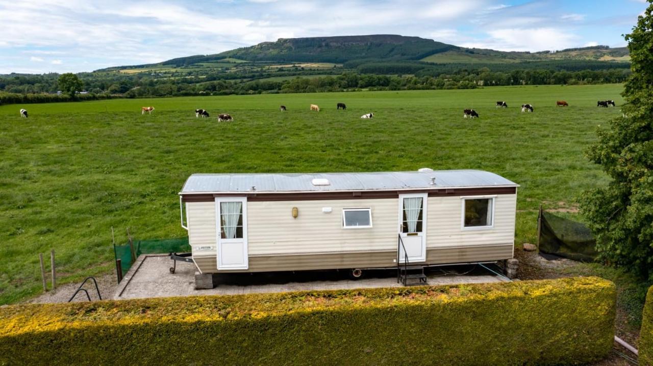 Devil'S Bit Accommodation Killea Экстерьер фото